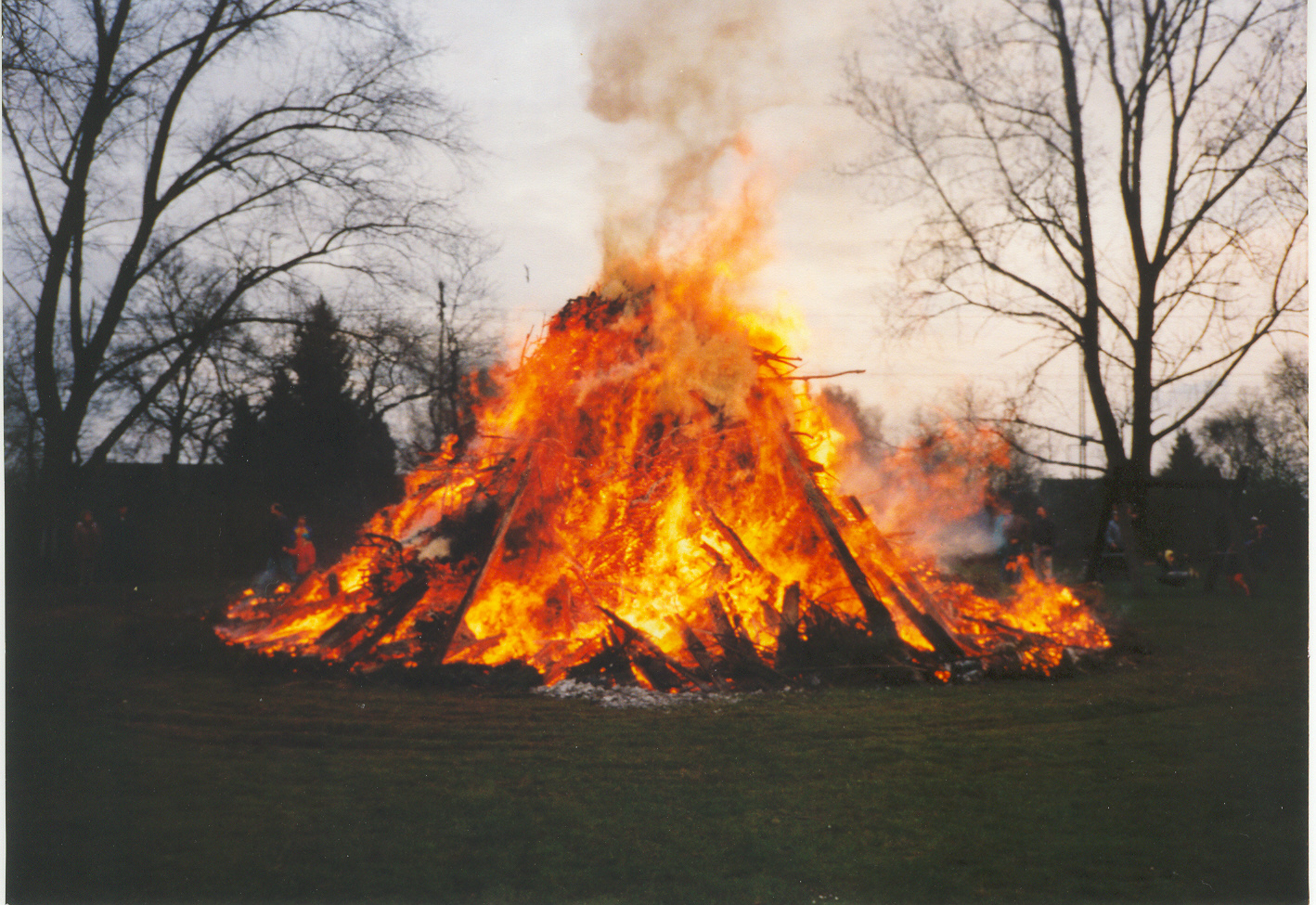Osterfeuer 19